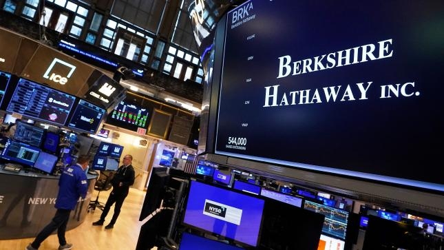 A saída de Buffett pesa sobre a Berkshire Hathaway: o bônus de Buffett desaparece - é só o começo?