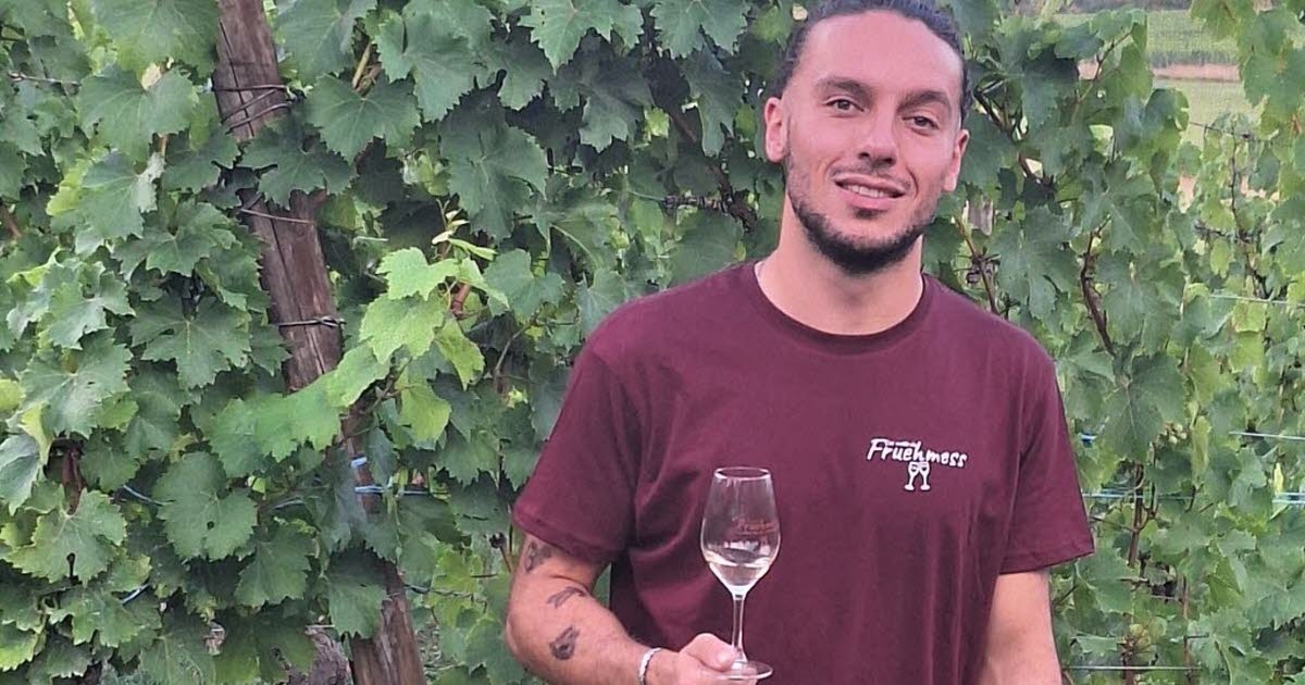 Itterswiller. Şarap birliğinin yeni başkanı Elliot Casimir