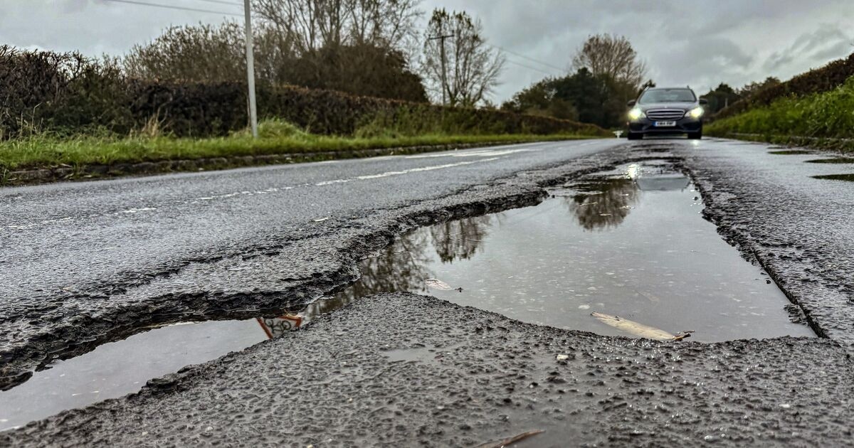 I peggiori consigli del Regno Unito per le buche stradali rivelati, alcuni dei quali "non riparati da 18 anni"