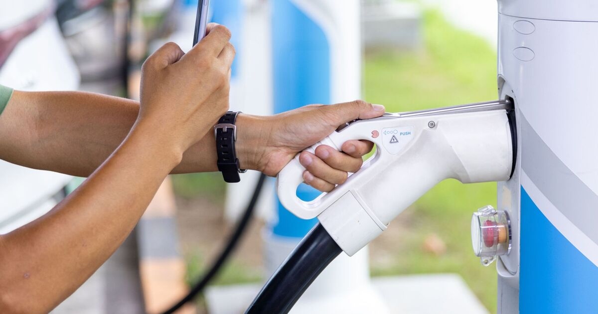Nuovo programma di sovvenzioni da 640 milioni di sterline per rendere i veicoli elettrici accessibili e stimolare il boom delle vendite