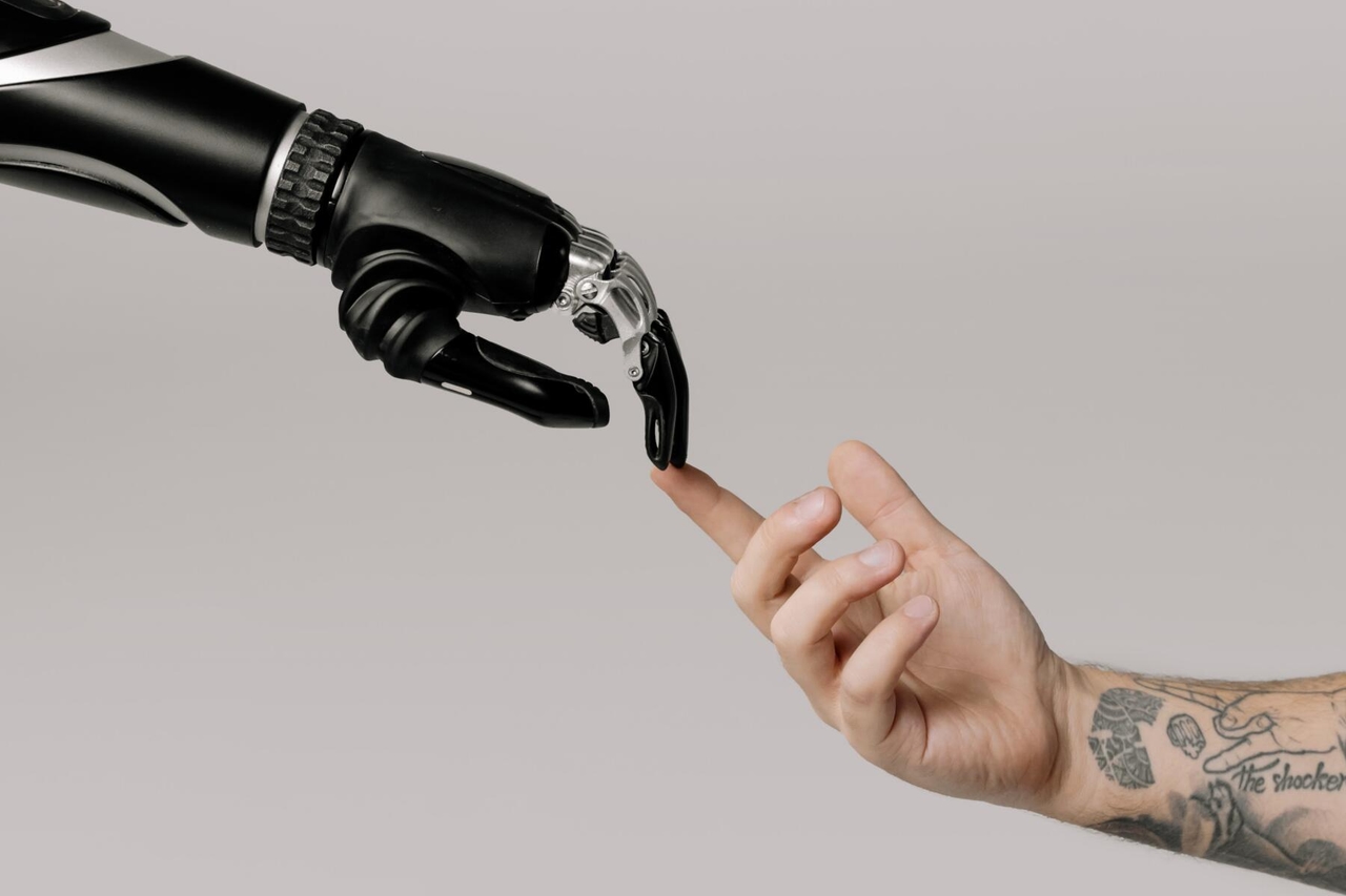 Schroders Capital Expands Use of AI: Virtual Investment Committee Agent Arrives