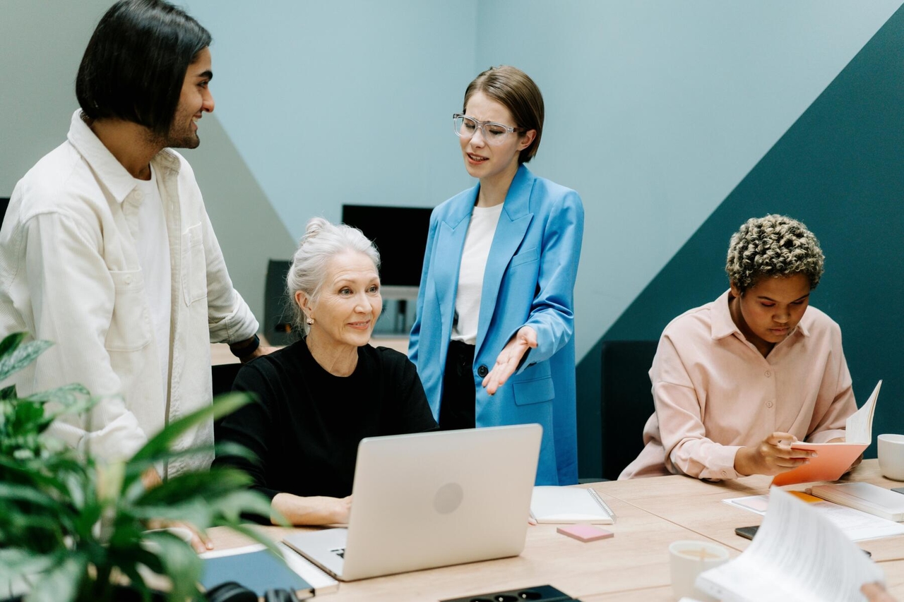 Le GRI met à jour ses normes de reporting sur l'inclusion et les droits de l'homme sur le lieu de travail