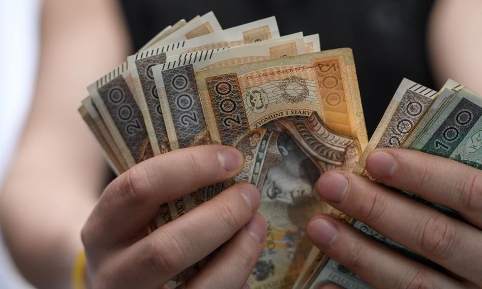 De Poolse zloty geeft recente winsten terug. De euro stijgt weer.