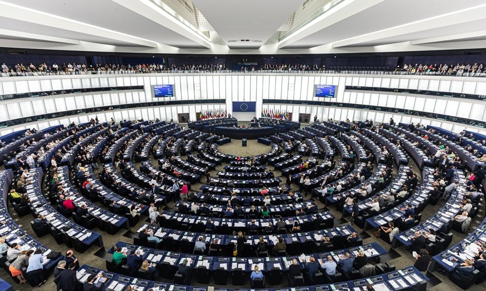 Avrupa Komisyonu'na güvensizlik önergesi. Parlamento 10 Temmuz'da oylama yapacak