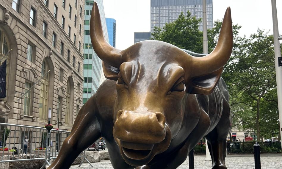Is this a continuing bull market or a growing speculative bubble? US investors are in a quandary.