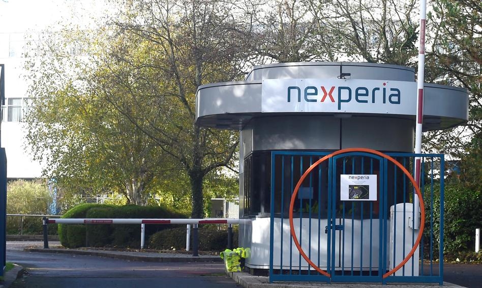 Un fabricant chinois de puces électroniques racheté par le gouvernement néerlandais. Une menace pour la sécurité technologique de l'Europe.