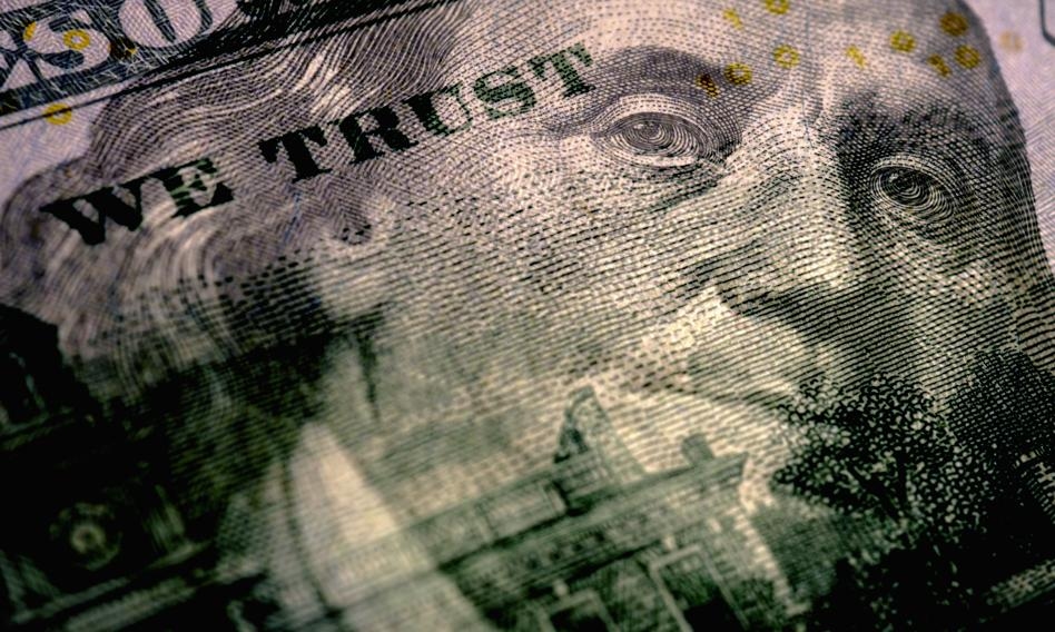 El dólar contraataca, el euro se debilita. La UE se ha rendido ante Trump.