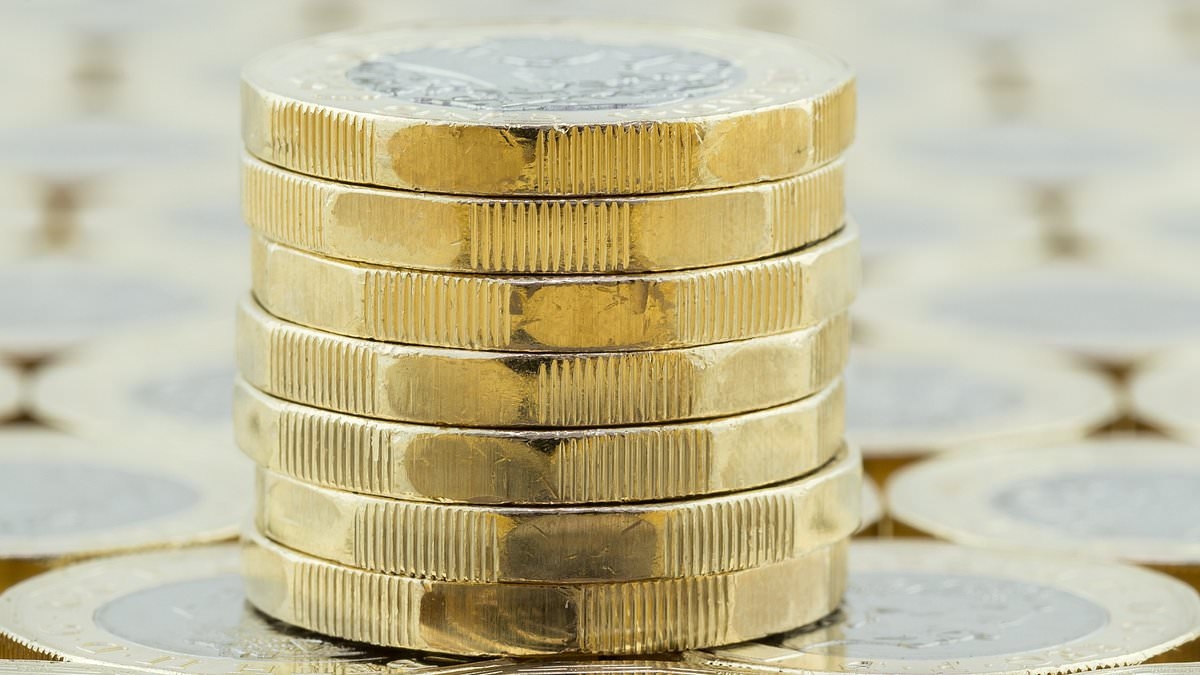 VOCÊ receberá o aumento triplo total na sua pensão estatal no ano que vem?