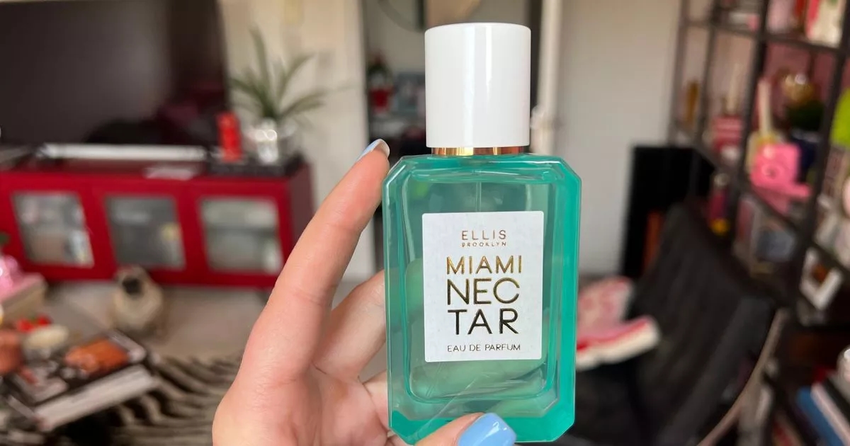 « J'ai trouvé le parfum d'été parfait qui sent les vacances tropicales et dure toute la journée »