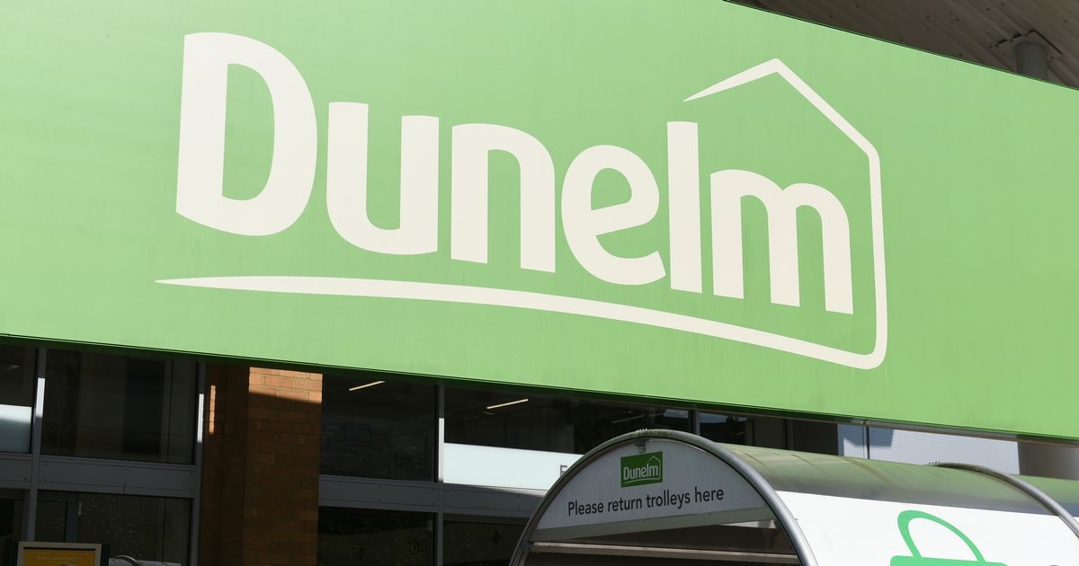 Dunelm'in 25 sterlinlik dış mekan çamaşır kurutma askısı 'küçük alanlar için harika' ve 'paslanmıyor'