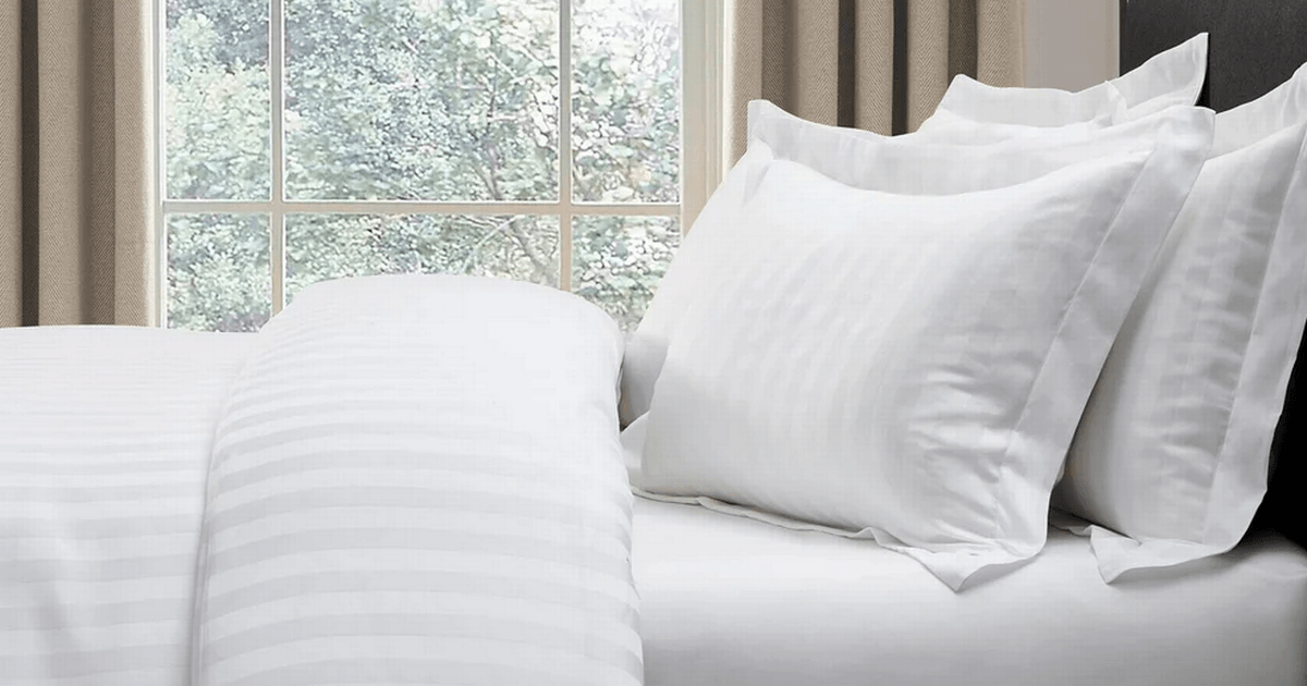 Questo set di biancheria da letto bianca è identico a quello della White Company, ma costa oltre 85 sterline in meno
