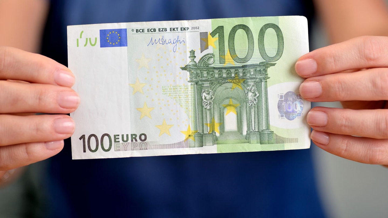 Trik oszczędzania!: Dlaczego zawsze powinieneś mieć przy sobie banknot 100-euro