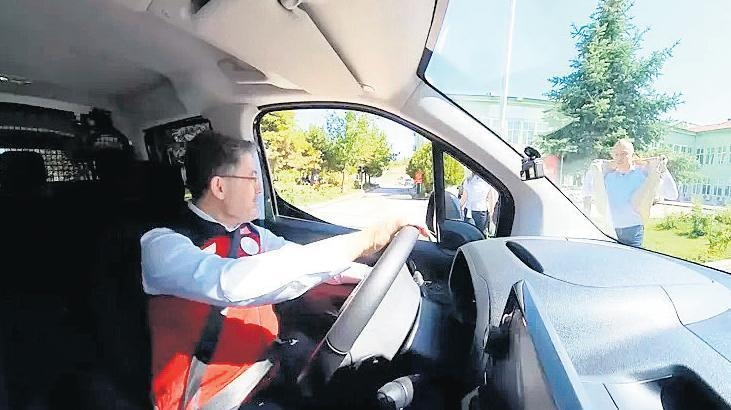 Minister van Landbouw Yumaklı nam de leiding en ging op inspectie