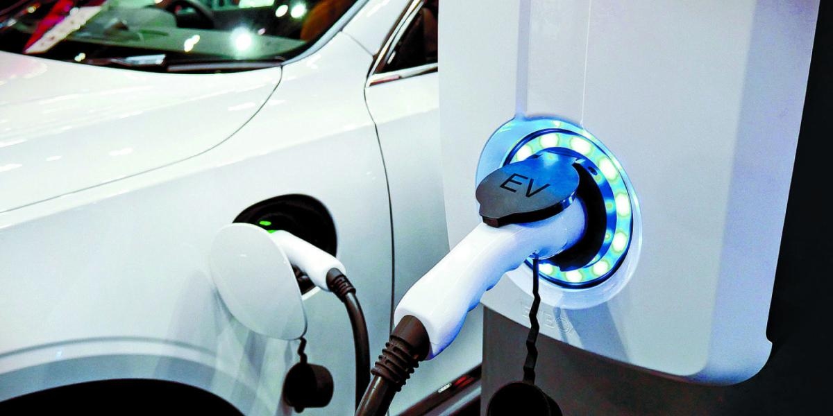 De verkoop van hybride en elektrische auto's verloopt traag in de deelstaten van het land.