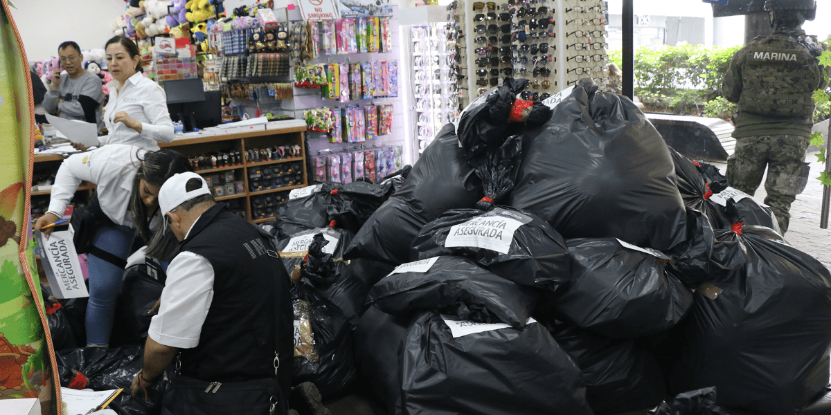 Yetkililer, Meksiko'daki alışveriş merkezlerindeki mağazalarda 11 bin Çin malı ürüne el koydu.