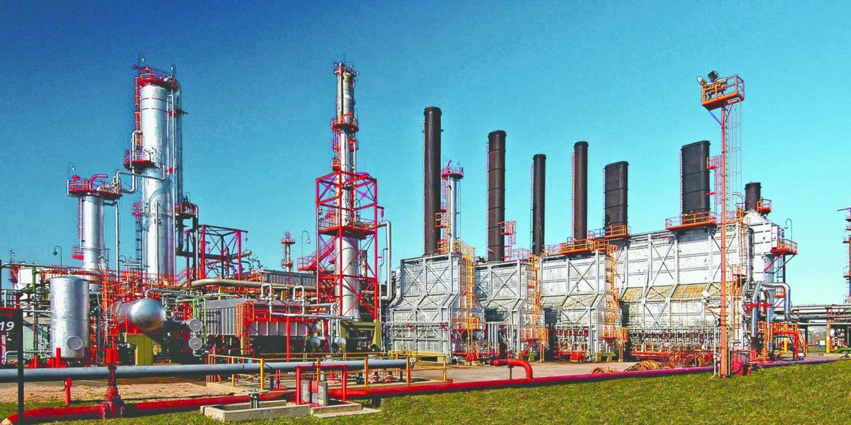 YPF producirá combustible sostenible para la aviación