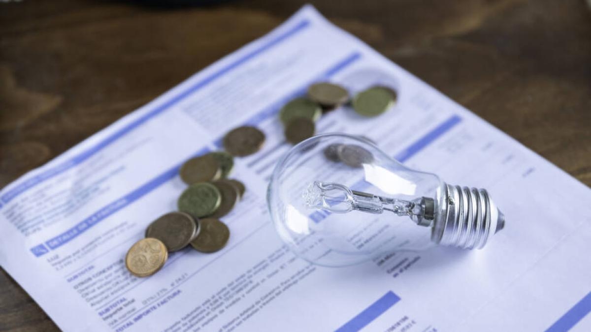 Ceny energii elektrycznej nadal spadają, a Kolumbijczycy płacą mniej za usługi: co się dzieje?