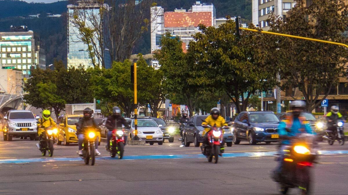 ¡Pilas! estas son las seis nuevas señales de tránsito que deben respetar los motociclistas