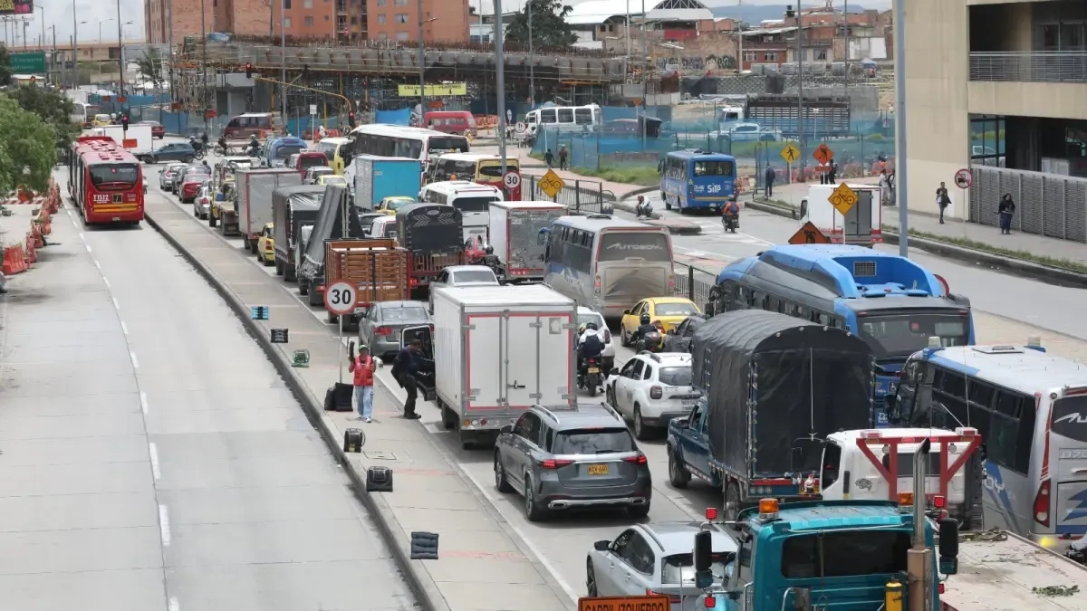 O governo espera que 1,3 milhão de viajantes trafeguem pelas estradas do país durante este feriado prolongado.
