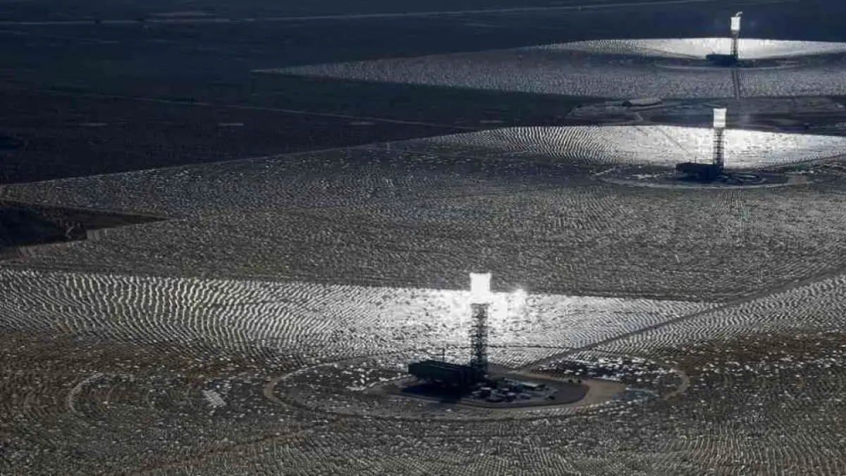 Ivanpah, elektrownia słoneczna, która obiecywała zrewolucjonizować i stać się przyszłością czystej energii w Stanach Zjednoczonych, zostaje zamknięta.