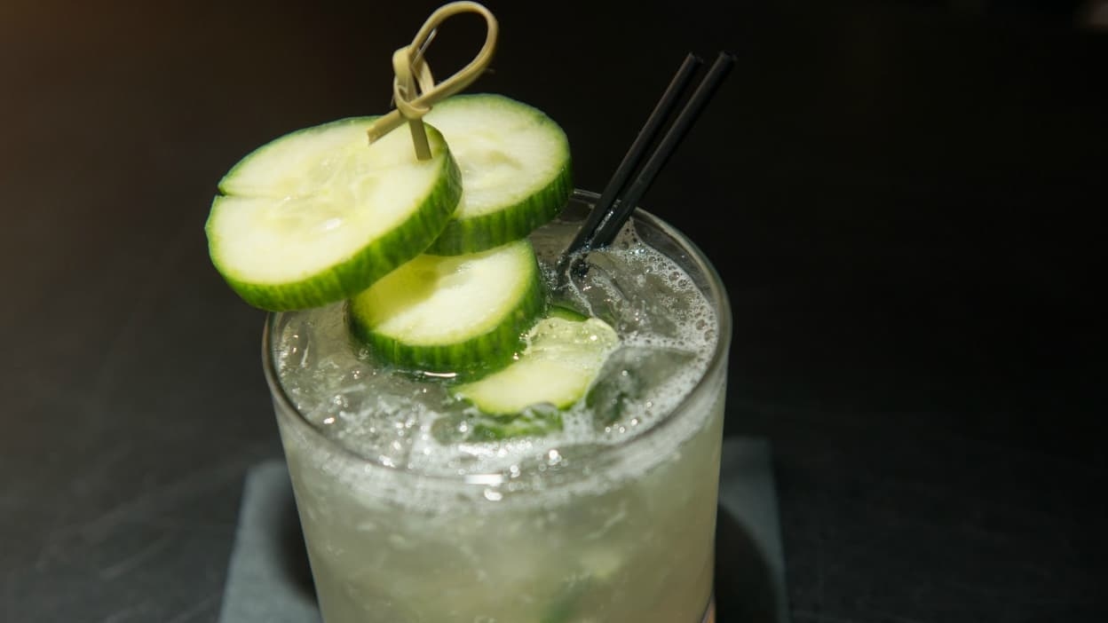 Mojito, spritz, whisky y Coca-Cola: ¿cuál es el cóctel de verano favorito de los franceses?