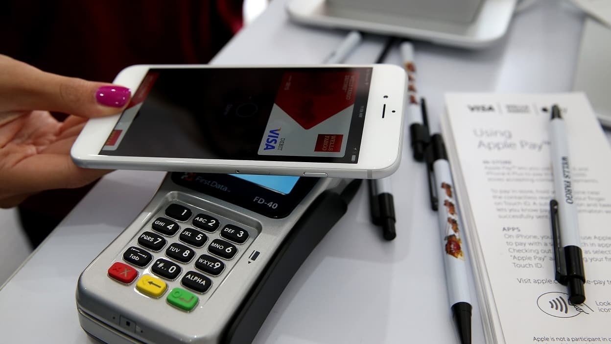Apple Pay, QR Kodu... giderek daha fazla Fransız, ödeme yapmak için akıllı telefonlarını kullanıyor