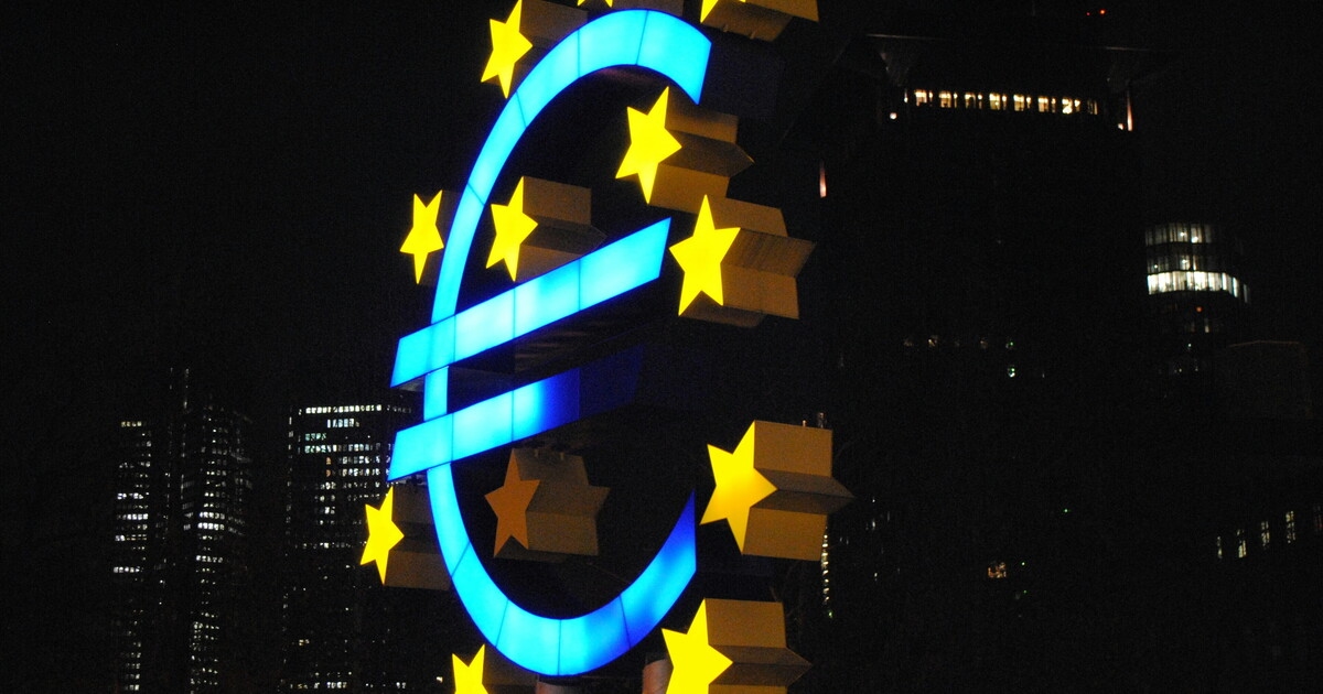 Eurobond'ların Avrupa'nın bütün dertlerini çözeceğini düşünmek bir yanılsamadır.