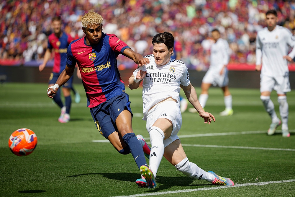 Barcelona wint El Clasico en vergroot voorsprong naar 7