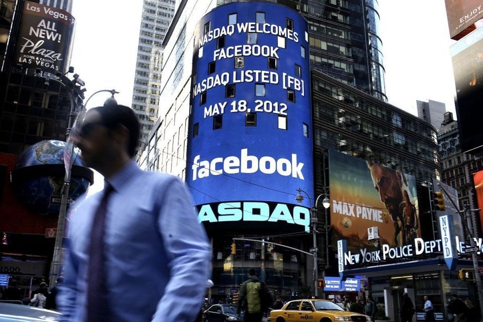 Wall Street cierra al alza con la paz en Ucrania al final del túnel