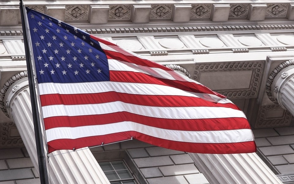 Wall Street chiude la sessione con un sentimento misto, mentre i dati deboli sull'occupazione pesano
