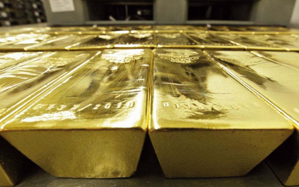 Ouro volta a bater máximos e ultrapassa barreira dos quatro mil dólares