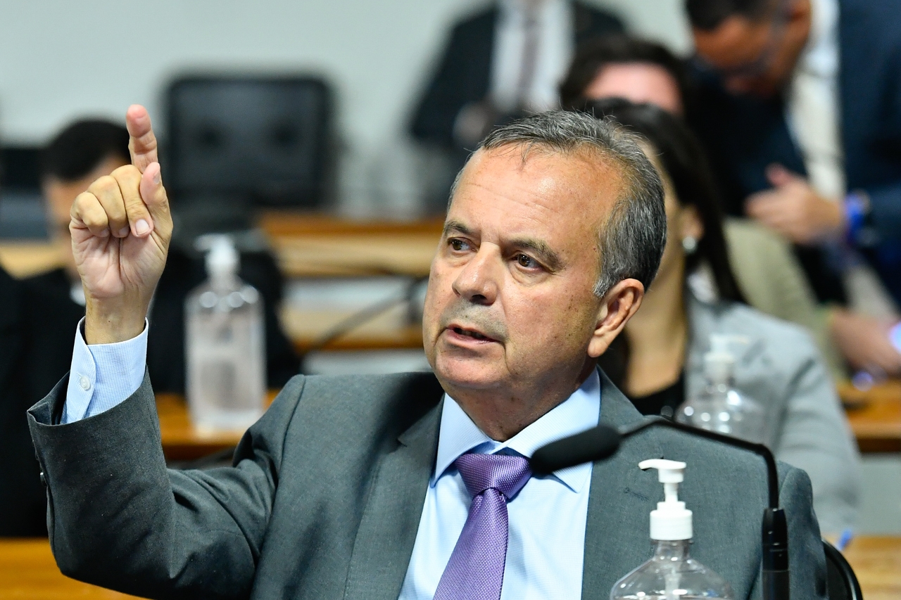 Líder da oposição apresenta projeto para barrar aumento do IOF pelo governo Lula
