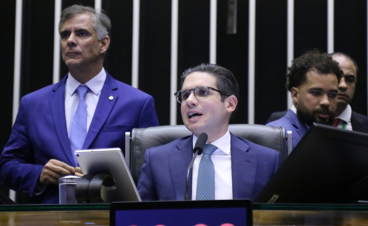 La Chambre des députés approuve un amendement constitutionnel qui supprime les paiements ordonnés par les tribunaux de la limite des dépenses de 2026.