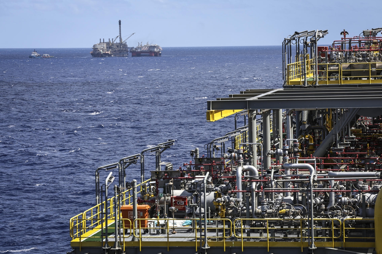 Petrobras announces new voluntary redundancy plan; find out how many could be laid off.