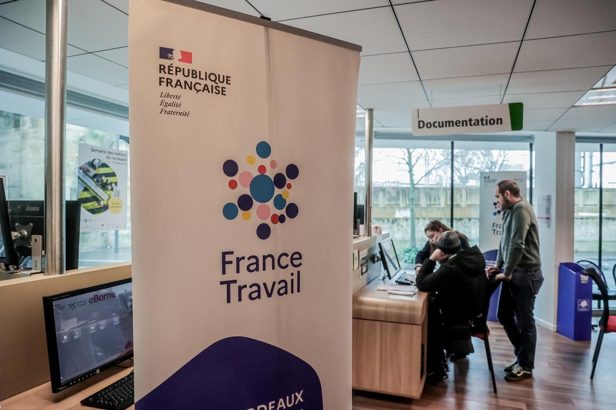 Francia: La tasa de paro sube 0,1 puntos hasta el 7,4% en el primer trimestre