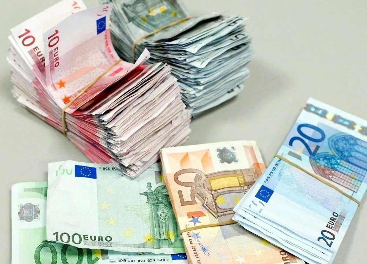 Bankaların uyguladığı miras harçları 850 avro ile sınırlandırıldı, bazı durumlarda yasaklandı