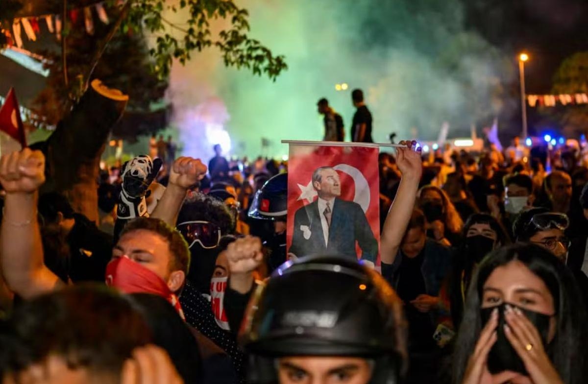 Türkiye: New wave of arrests targeting opposition in Istanbul for corruption