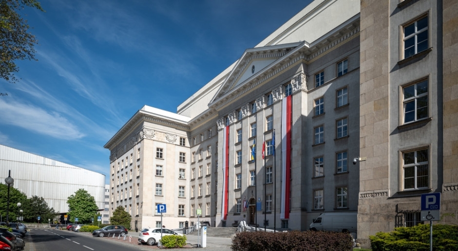 Совместные покупки страховок для местных органов власти. Экономия составляет сотни тысяч злотых