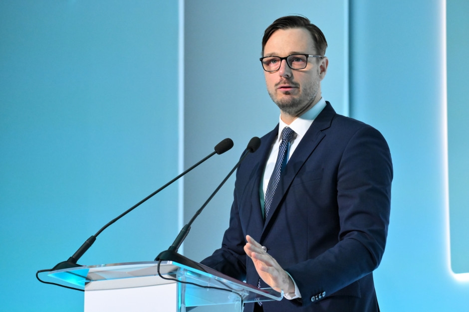 El Ministro comentó sobre las elecciones. "Fue difícil, ahora será muy difícil." Se avecinan cambios en las empresas