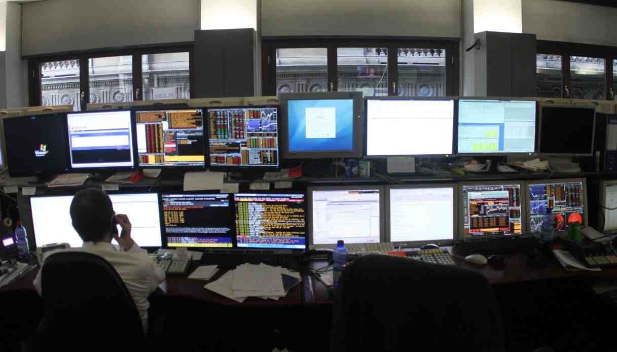 Borsa: 22 Mayıs 2025'te FTSE MIB'nin En İyi ve En Kötü Hisseleri