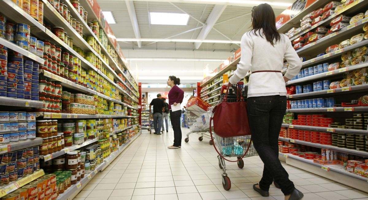 L'inflazione è aumentata di quattro decimi di punto percentuale a luglio, attestandosi al 2,7%, confermando il cambiamento di tendenza dell'indice dei prezzi al consumo.