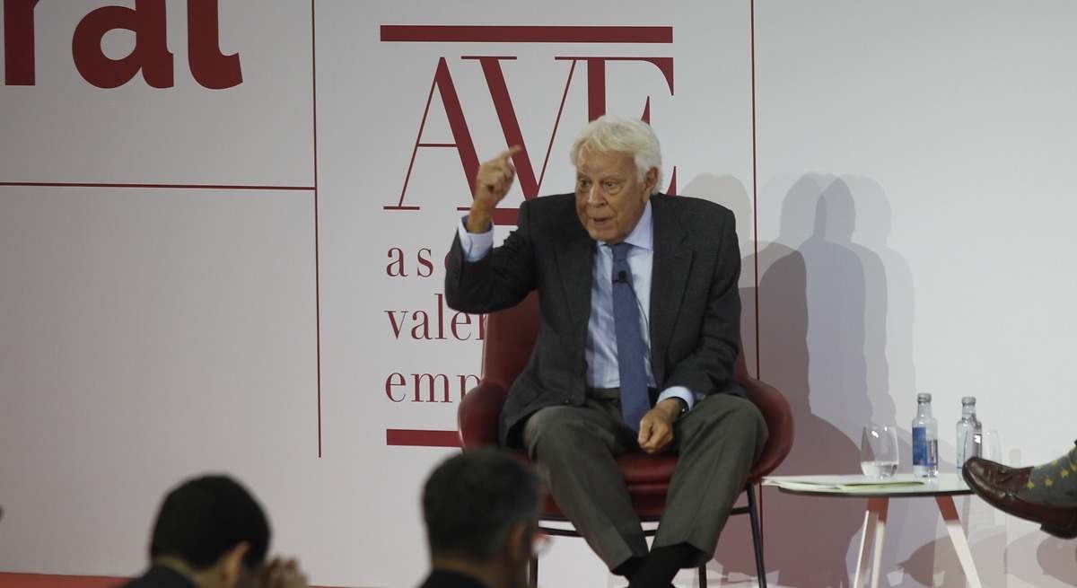 Felipe González, sulla riduzione del debito regionale: "Tutti pagheremo il debito"