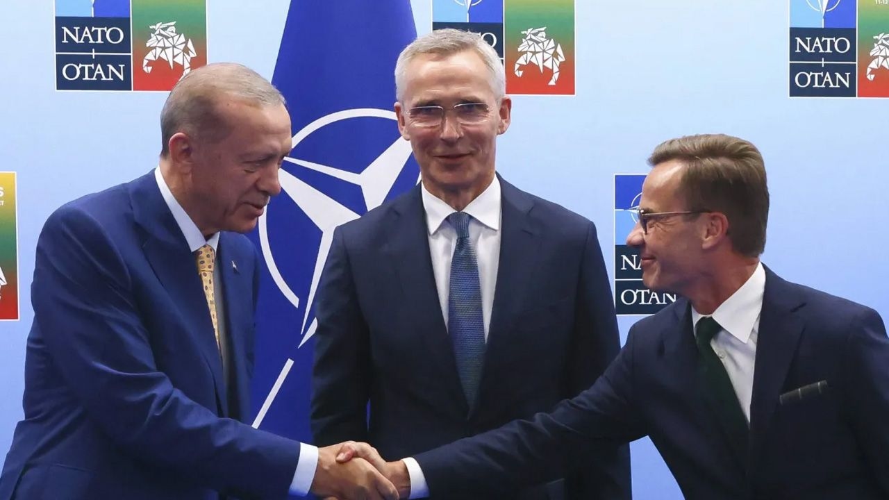 Переговоры НАТО были раскрыты? Швеция оставила свои турецкие ноты в туалете.