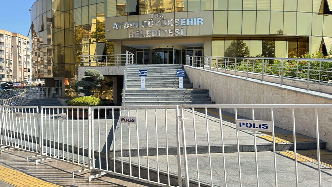 Barrier measures before the Aydın Metropolitan Municipality Council