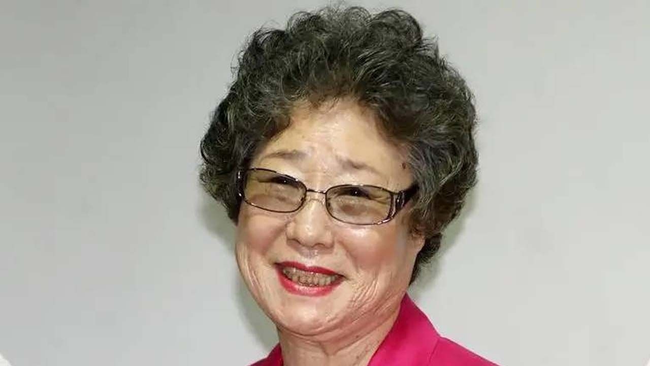 La donna che ha tagliato la lingua al suo stupratore è stata assolta dopo 61 anni!