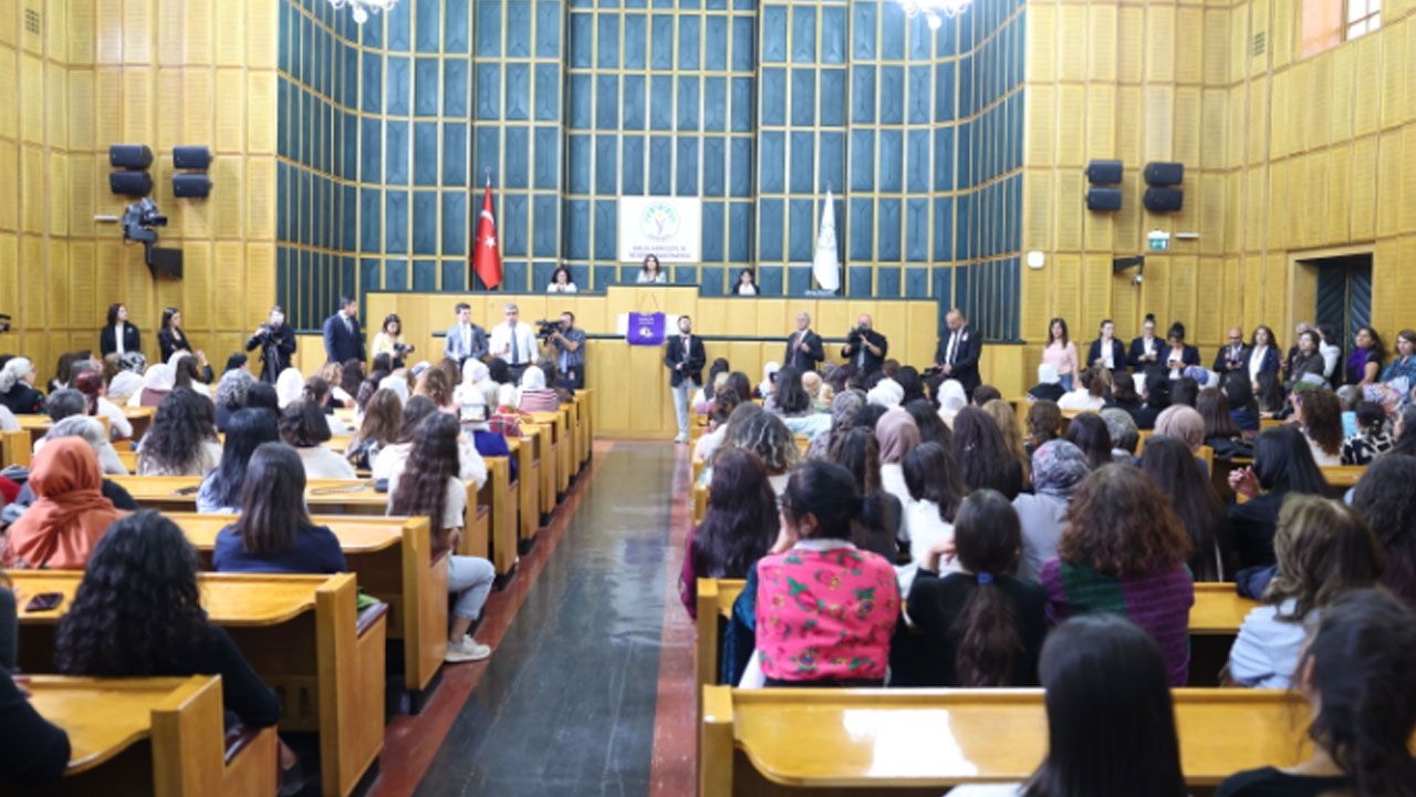 El eslogan "Öcalan" en la Gran Asamblea Nacional Turca fue llevado a los tribunales.