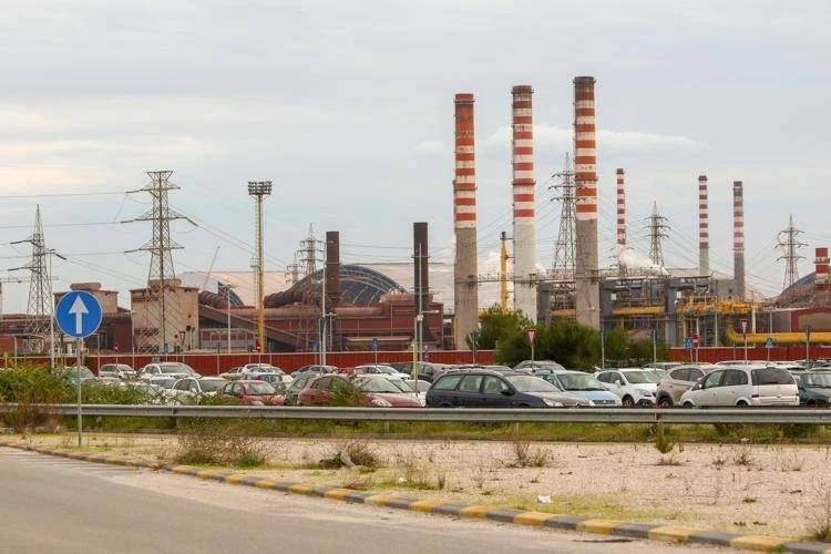 Ex Ilva, firmata l'intesa sulla decarbonizzazione degli impianti