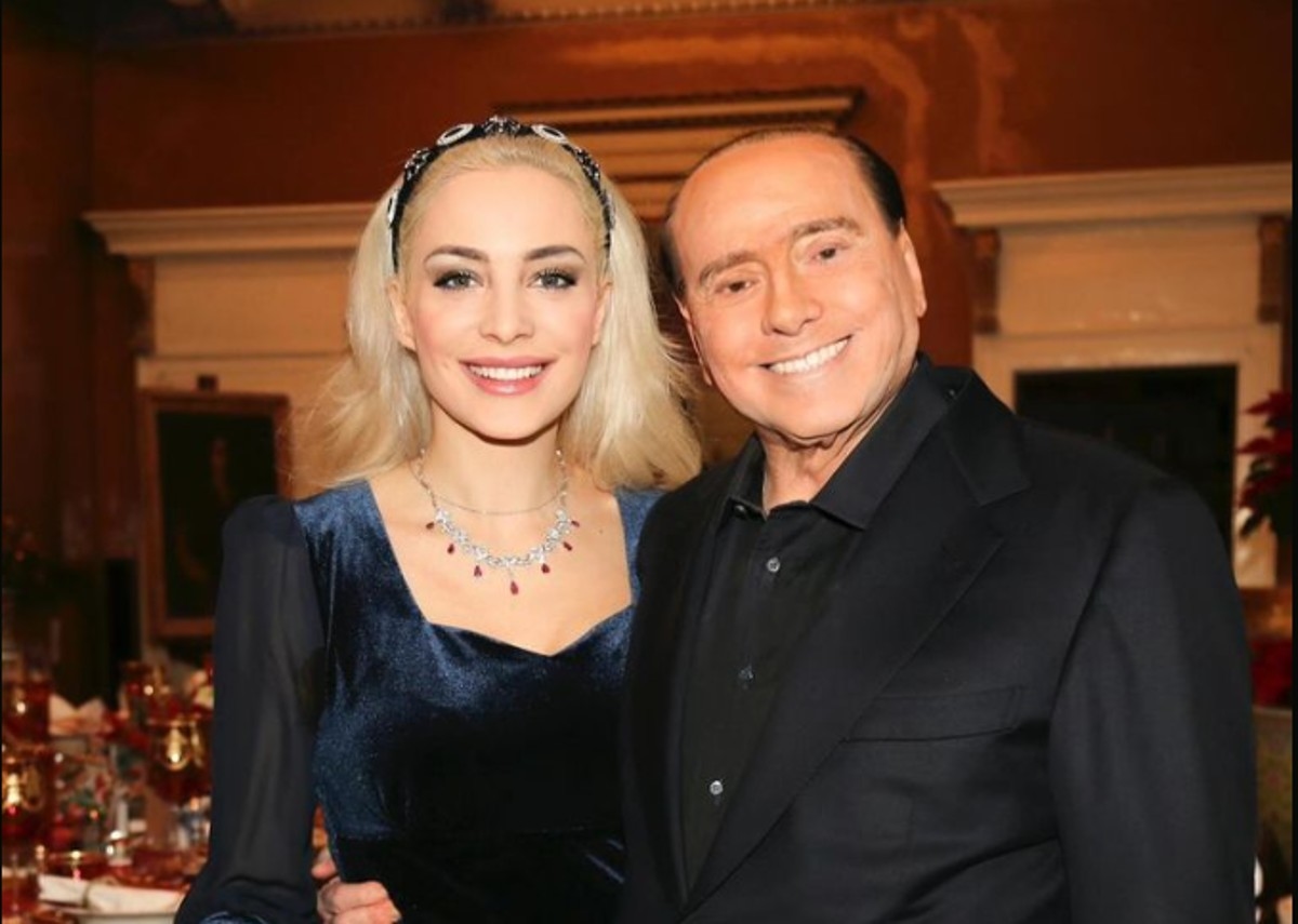 Berlusconi, Marta Fascina ile Arcore için bir anlaşma yaptı: kira olarak ne kadar ödeyeceği. Ve Villa Certosa için