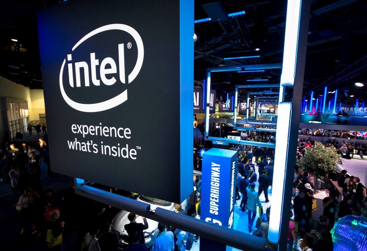 Intel, Trump scores another coup: the US government buys 10% of its stake for $8.9 billion.