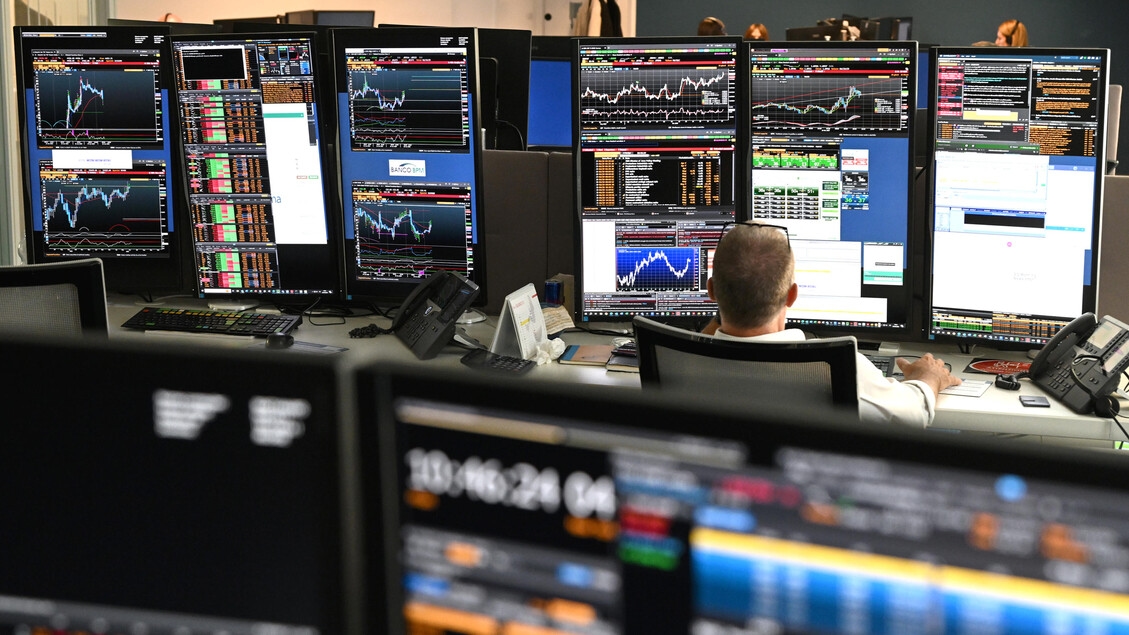 La Bourse de Milan clôture en baisse avec l'Europe, les banques pèsent sur le marché